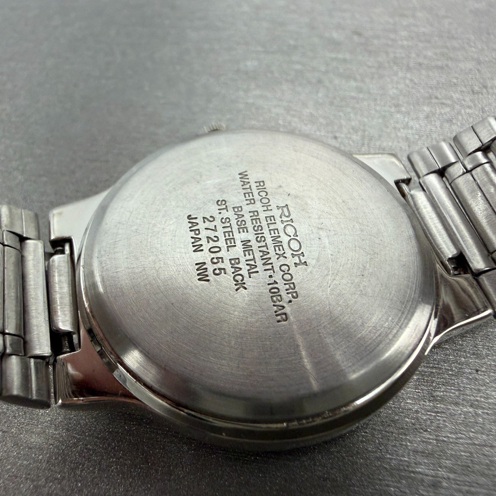 Ricoh Watch Men 32mm Silver Dial Two Tone Round Bracelet New battery VTG9