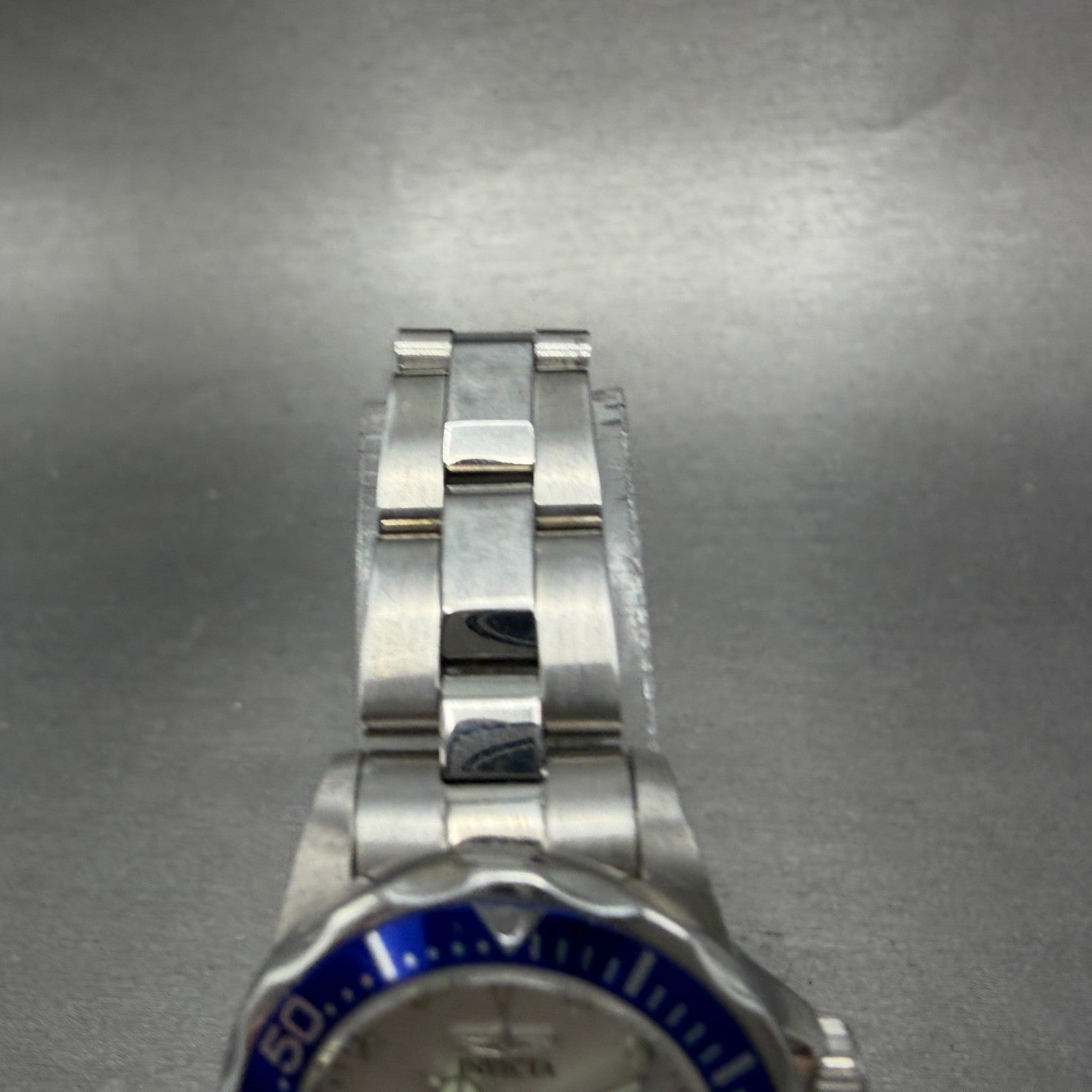 Invicta Dive Watch Women 24mm White Dial Steel Date Blue 14125 Round New Battery4