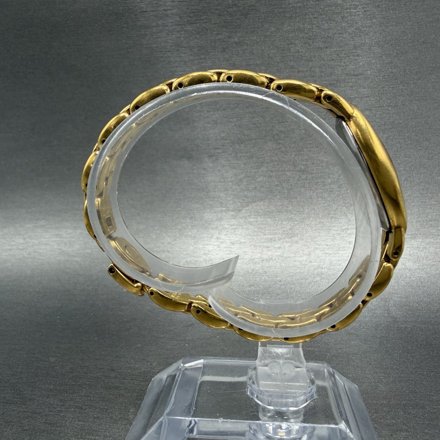 Seiko Watch Women 15mm Silver Dial Gold Tone Oval 2E207203 New Battery8