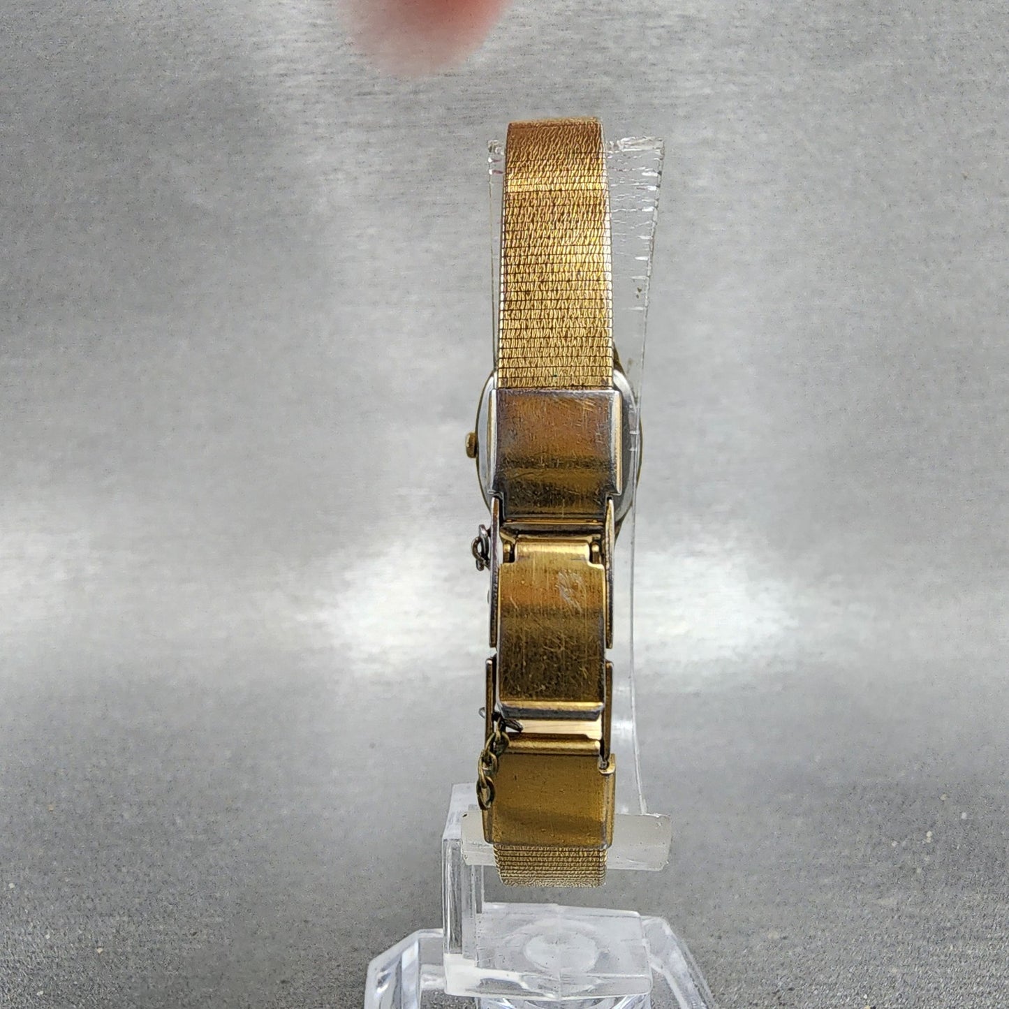 Seiko Watch Women 18mm Champagne dial Gold Tone Rectangle 2c205029 New Battery7