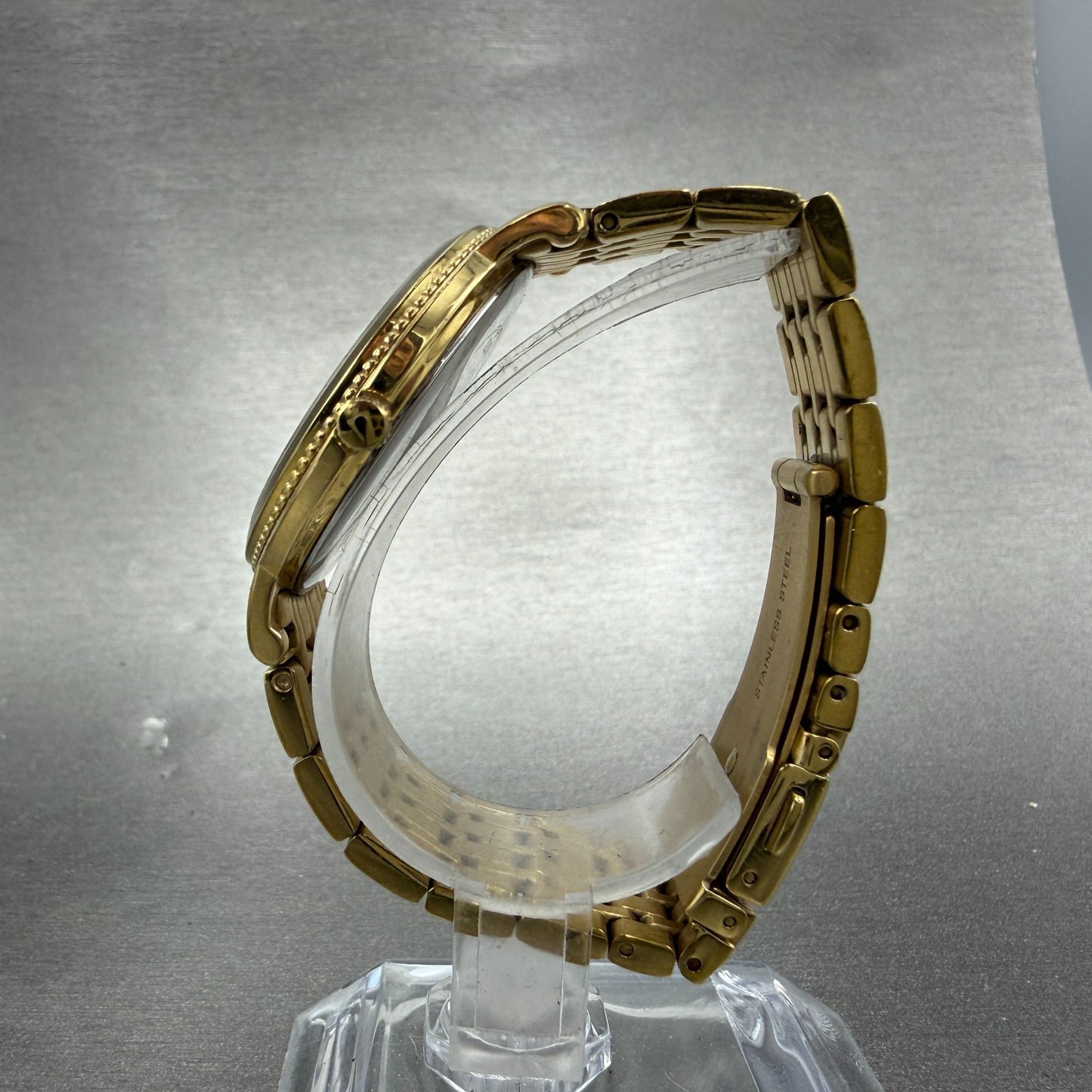 Bulova Watch Women 34mm MOP Dial Gold Tone Round 97P134 New Battery6