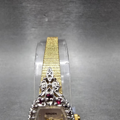 Gruen Watch Women 17mm Silver Dial Gold Tone Ovel Gem Set New Battery Vintage4