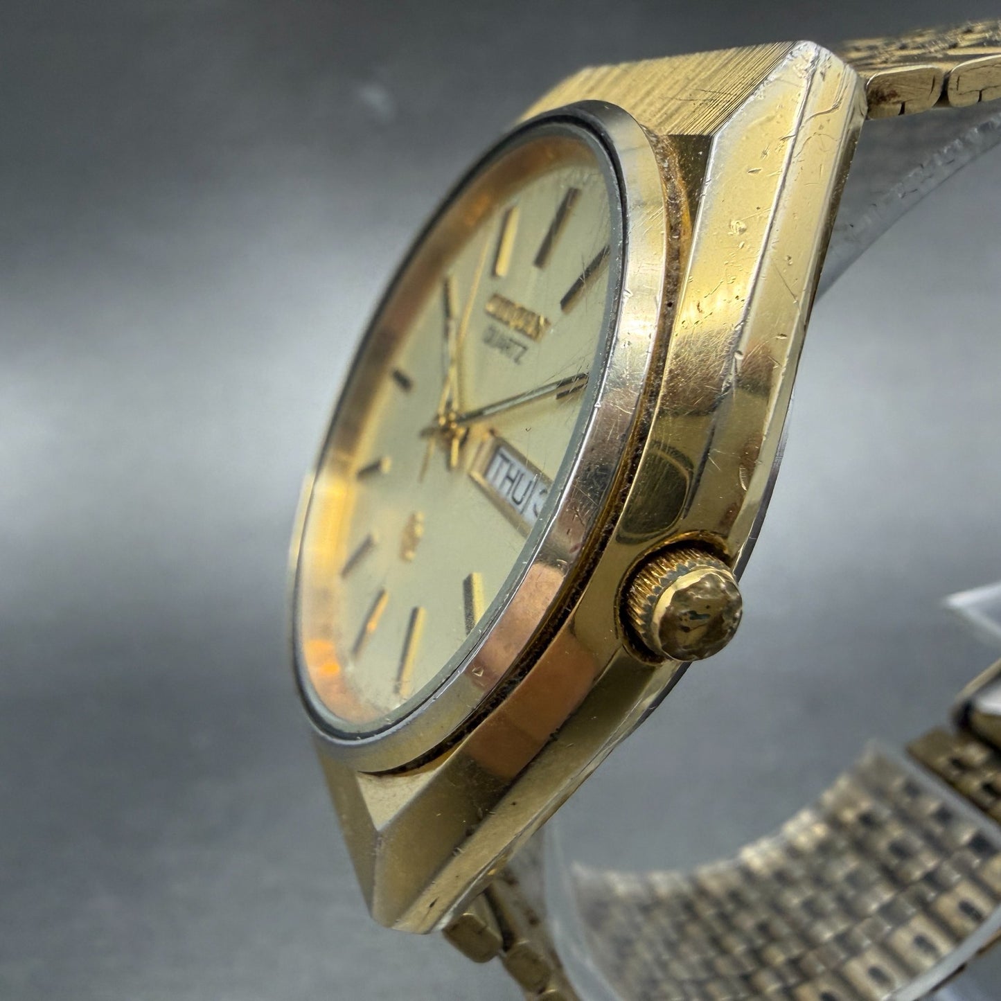 Citizen CQ Watch Men 35mm Champagne Dial Gold Tone Daydate 6101-S16903 NewBat BC2