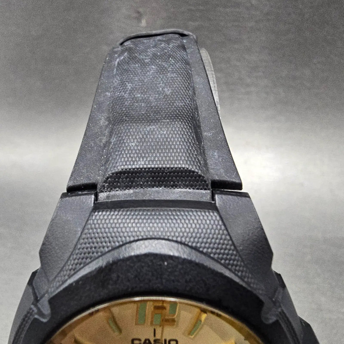 Casio MW-600 Watch Men 39mm Gold Dial Black Tone Date Round New Battery JP4