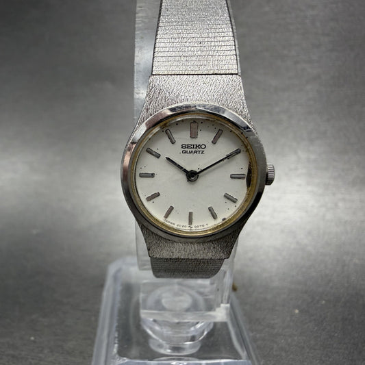 Seiko Watch Women 18mm Silver Dial Silver Tone Round 2C20-0020 New Battery0