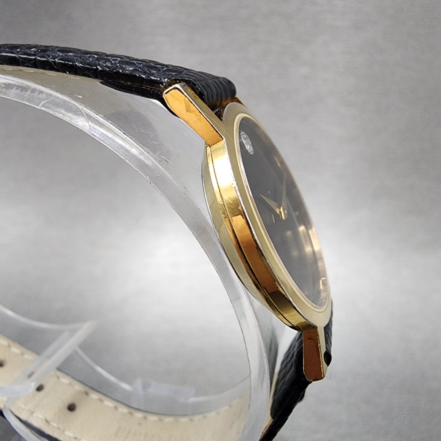 Movado Museum Watch Women 25mm Black Dial Gold Tone Round 87.A1.832 New Battery3