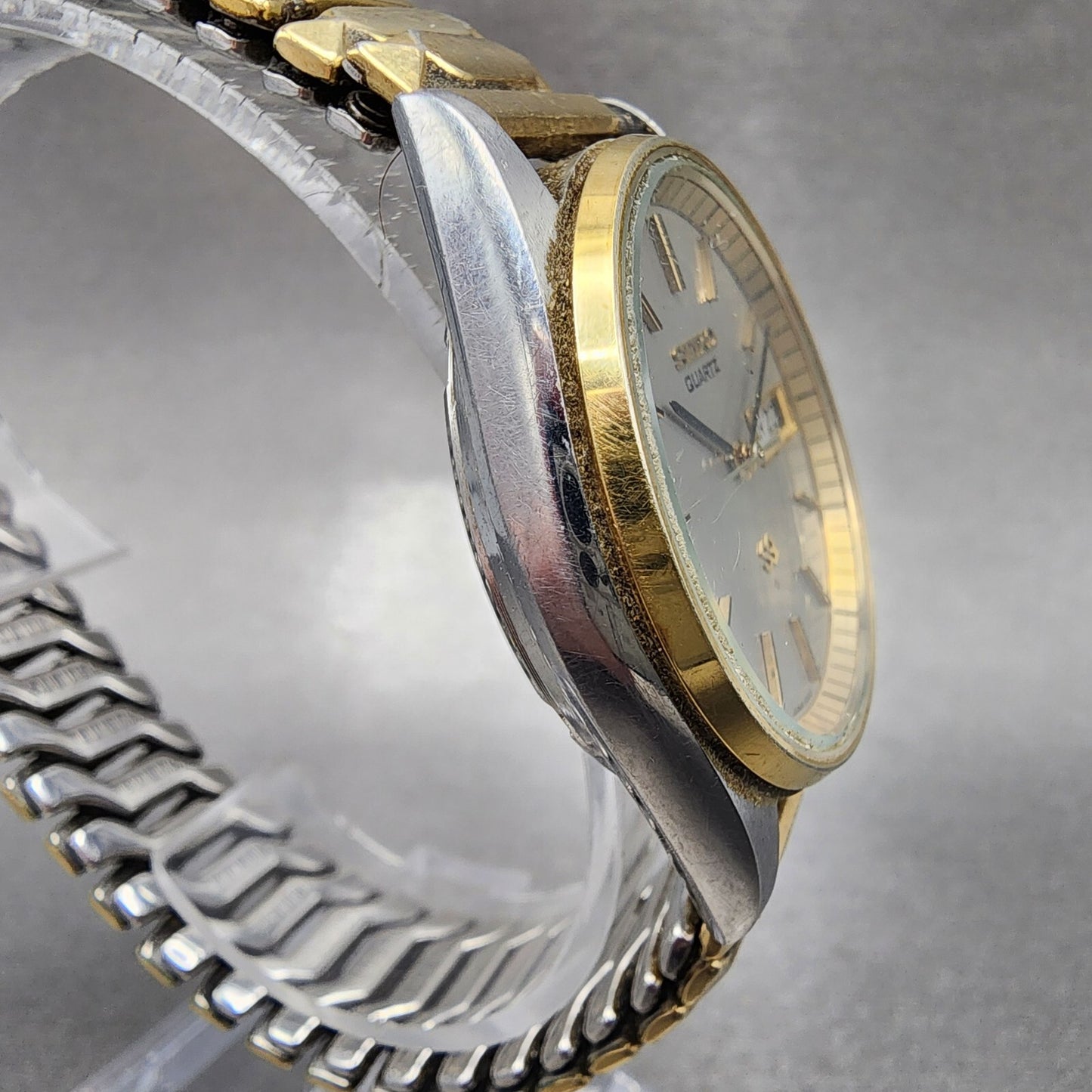 Seiko SQ Watch Men34mm Silver Dial Two Tone Daydate READ!! 8223-6021 New Battery