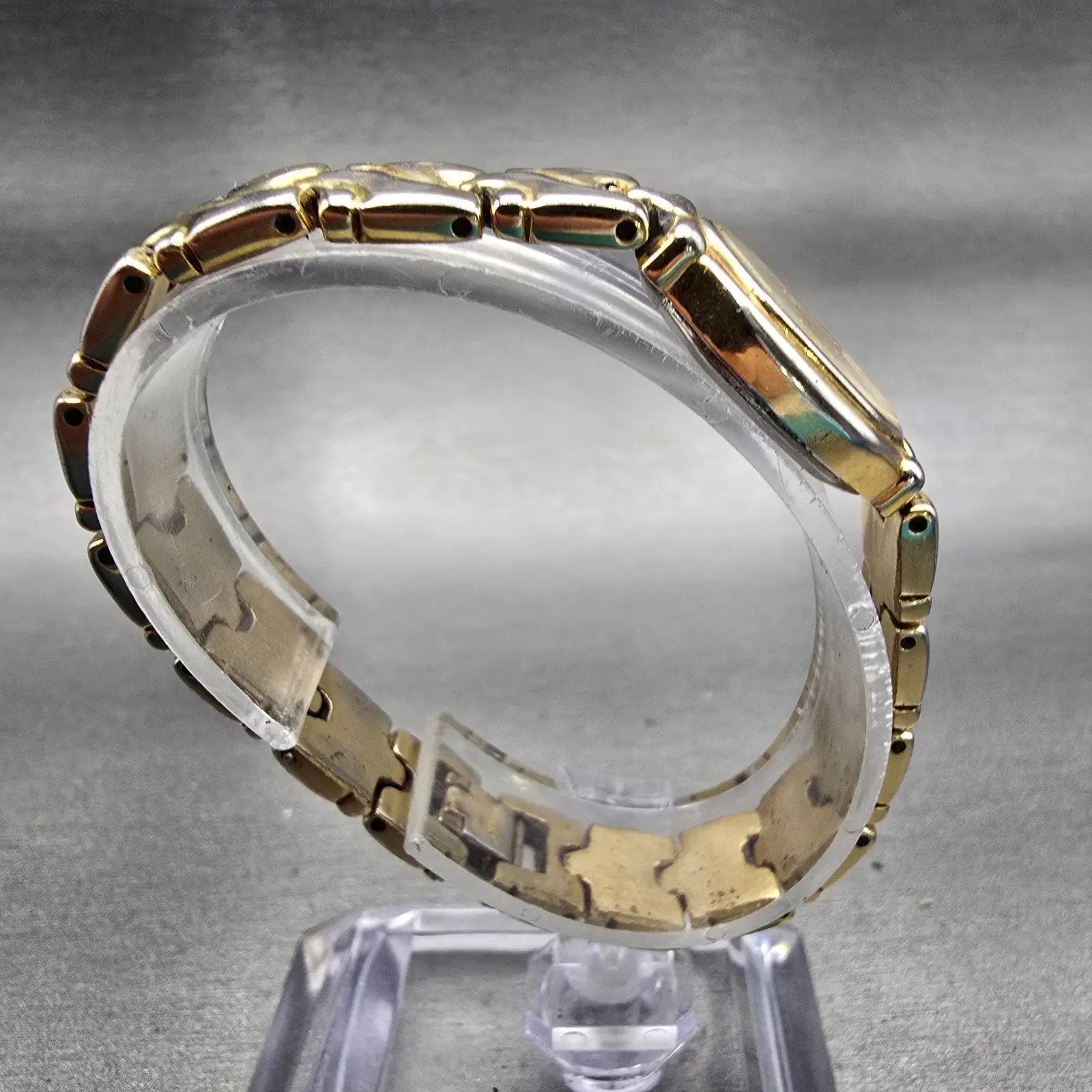 Citizen Watch Women 16mm MOP Dial Gold Tone Oval 3220-326130 New Battery Vintage8