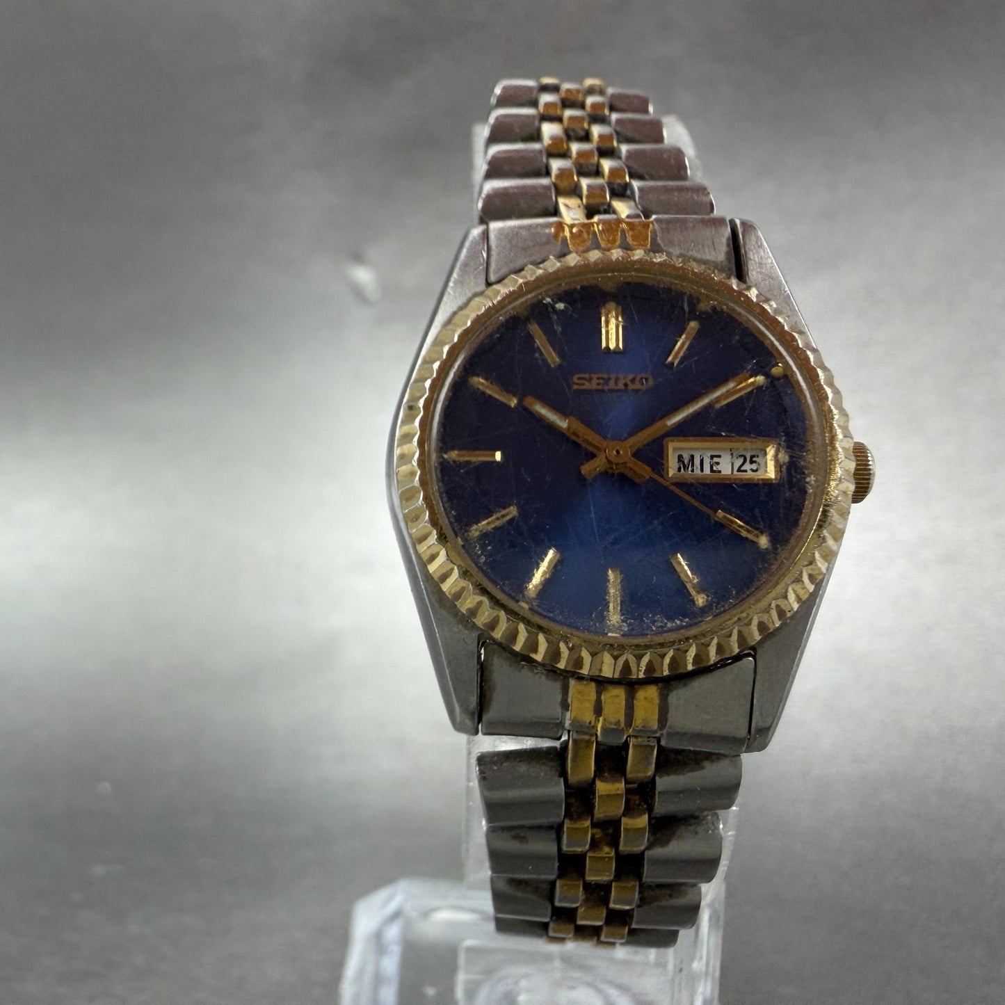 Seiko Watch Women 24mm Blue Dial Two Tone Daydate Round 7N83-0049 New Batt ABCD5
