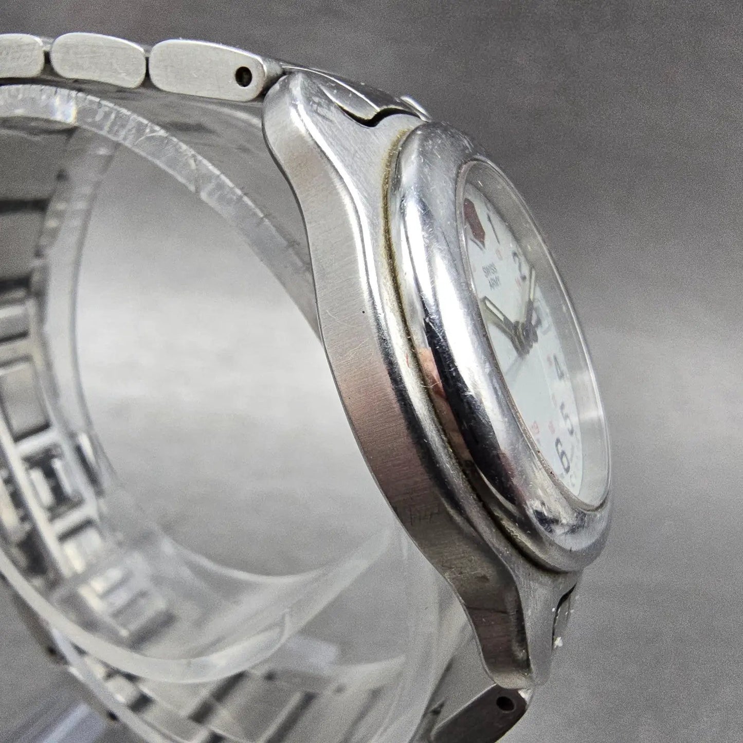 Victorinox Swiss Army Watch Women 30mm White Dial Silver Tone Date 1505 New Batt3