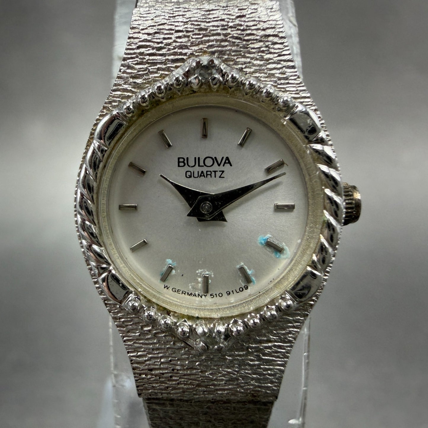 Bulova Watch Women 17mm Silver Dial Silver Tone Round 91L09 New Battery Vintage1