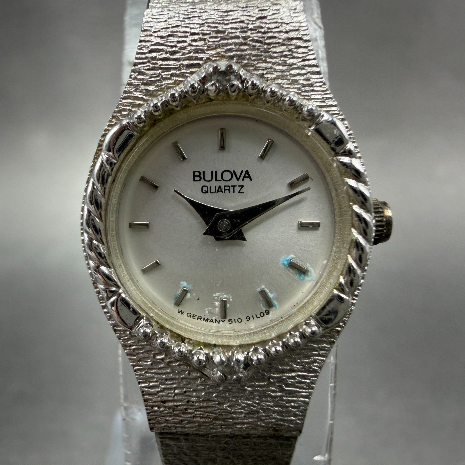 Bulova Watch Women 17mm Silver Dial Silver Tone Round 91L09 New Battery Vintage1