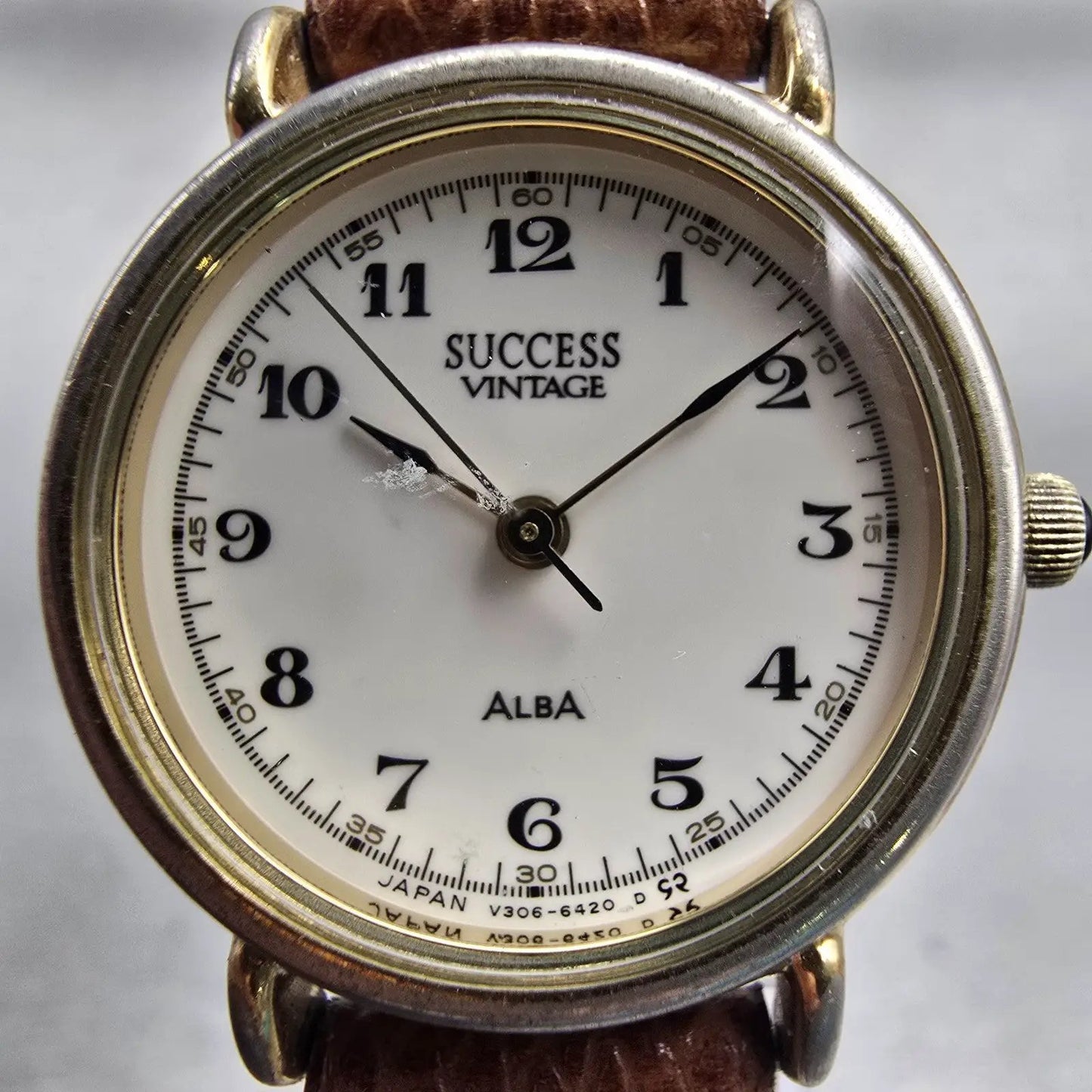 Seiko Alba Success Watch Women 24mm White Dial Gold Tone Round V306-6390 New Bat1