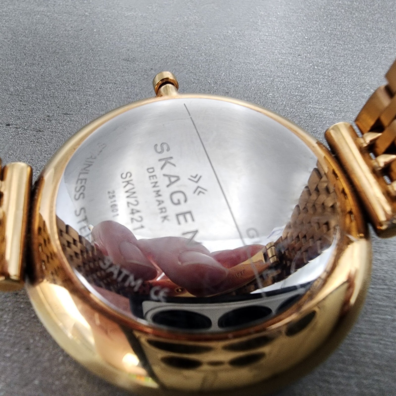 Skagen Gitte Watch Women 39mm White Dial Gold Tone Date Round New Battery9