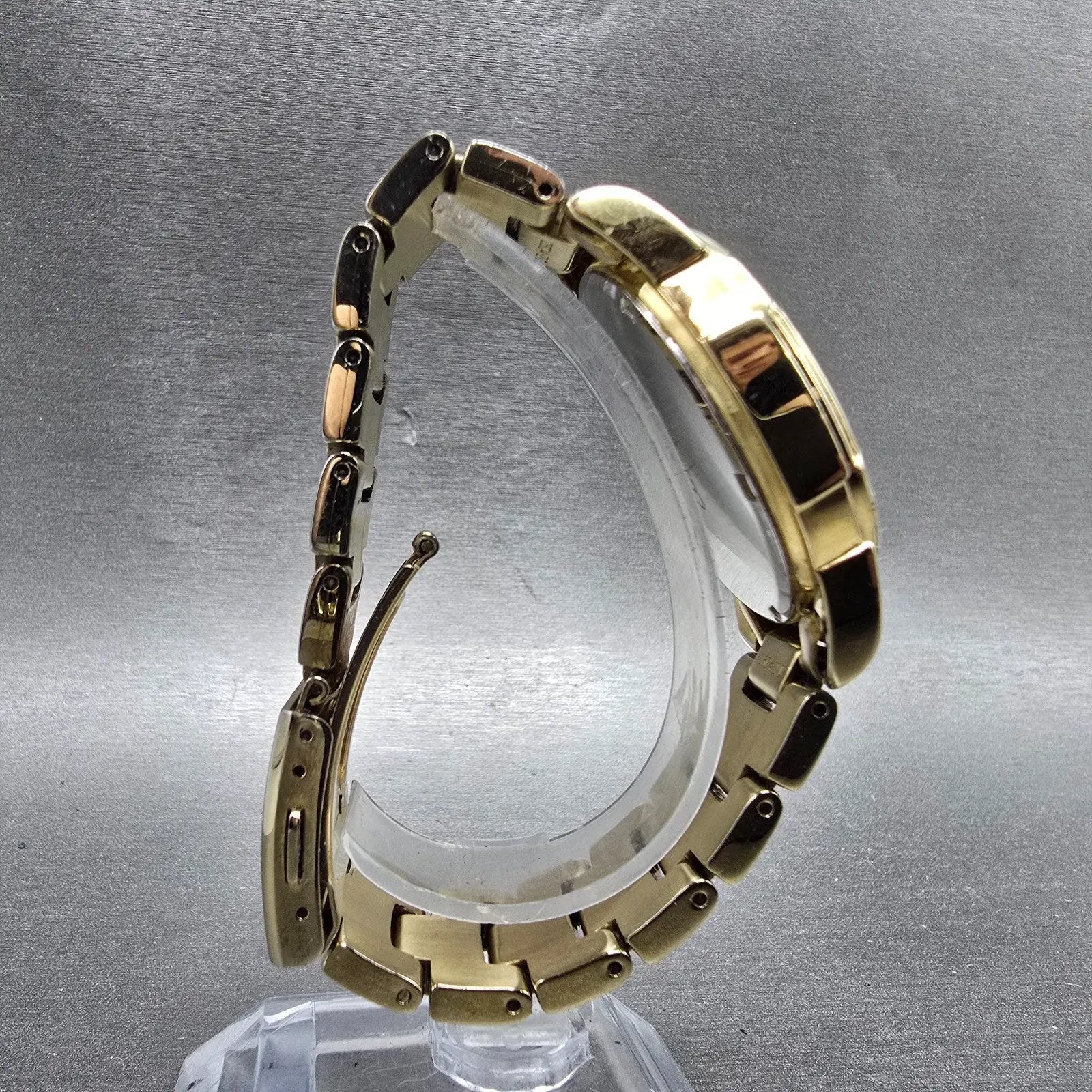 Seiko Solar Watch Men 39mm Black Dial Gold Tone Daydate Round V158-0AD0 Runs HBJ8