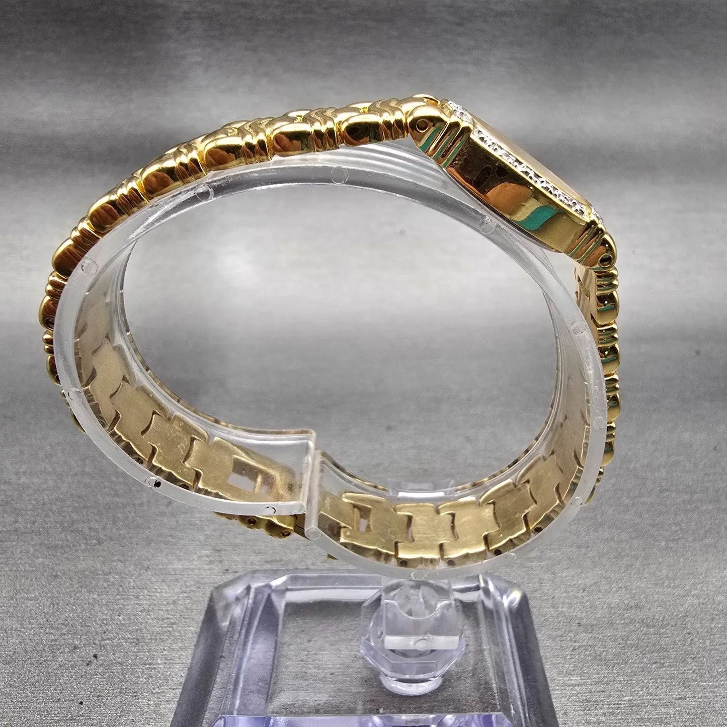 Bulova Watch Women 16mm Ivory Dial Gold Tone Gemmed Oval 98R37 New Battery8