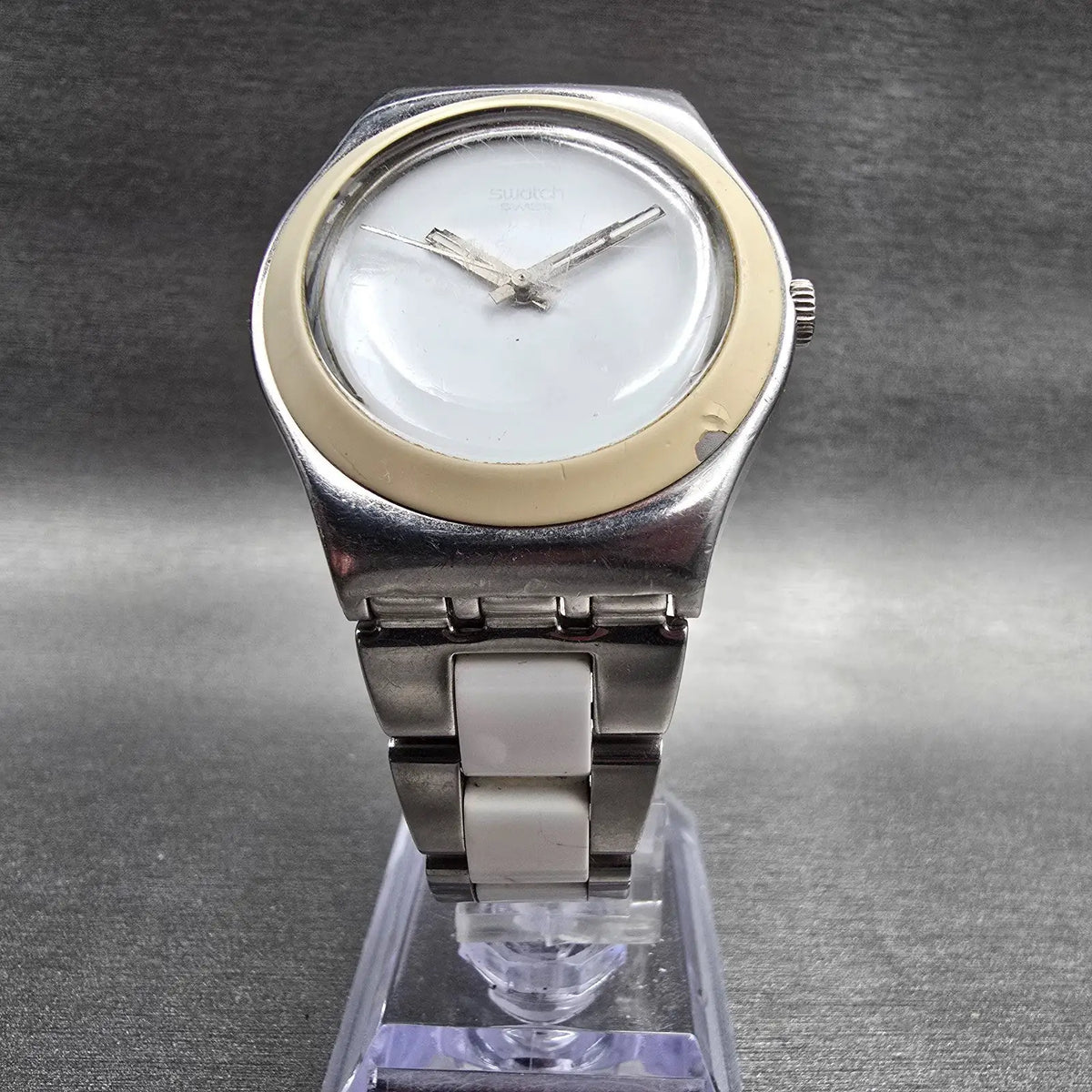 Swatch Tresor Blanc Watch Women 33mm White Dial Silver Tone YLS141GC New Battery5