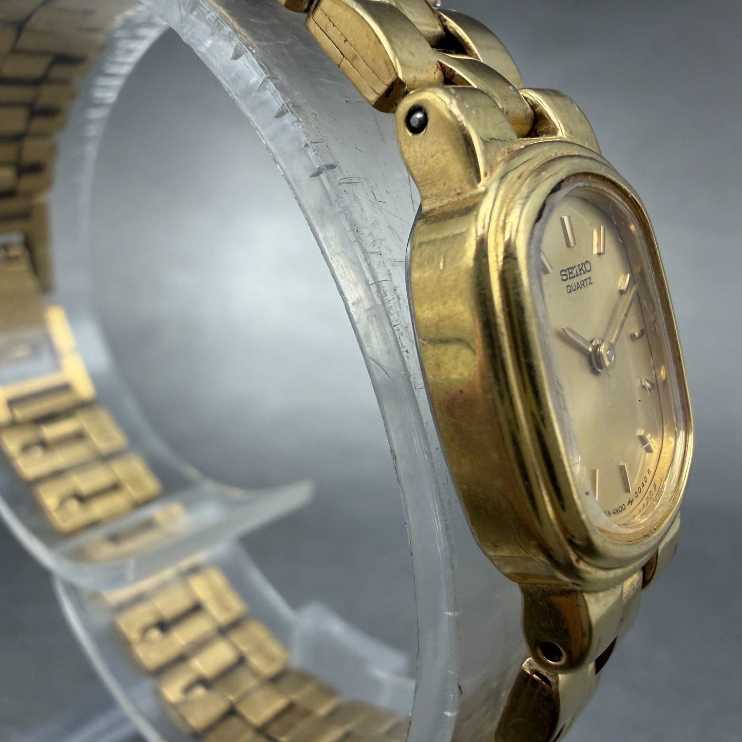 Seiko Watch Women 16mm Champagne Dial Gold Tome Oval 4N00-5030 New Battery3