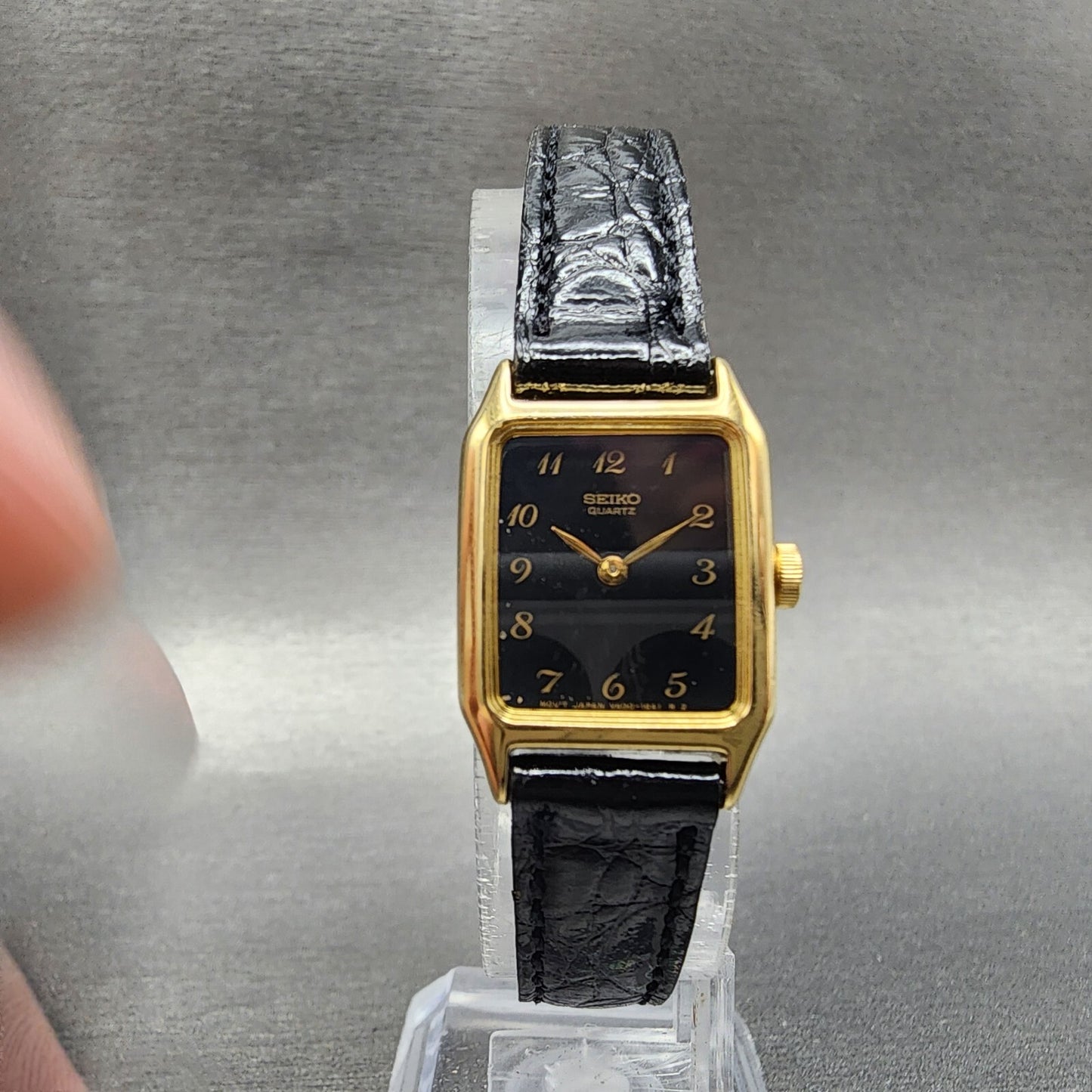 Seiko Tank Watch Women 17mm Black Dial Gold Tone Rectangle V4005538 New Battery5