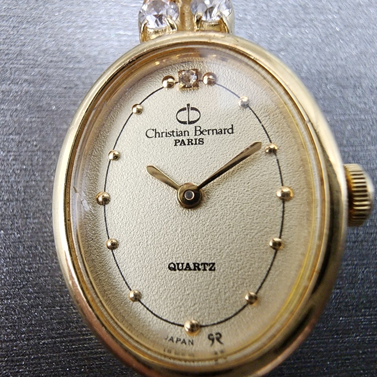 Christian Bernard Watch Women 16mm Cream Dial Gold Tone Oval READ!!! New Batt1