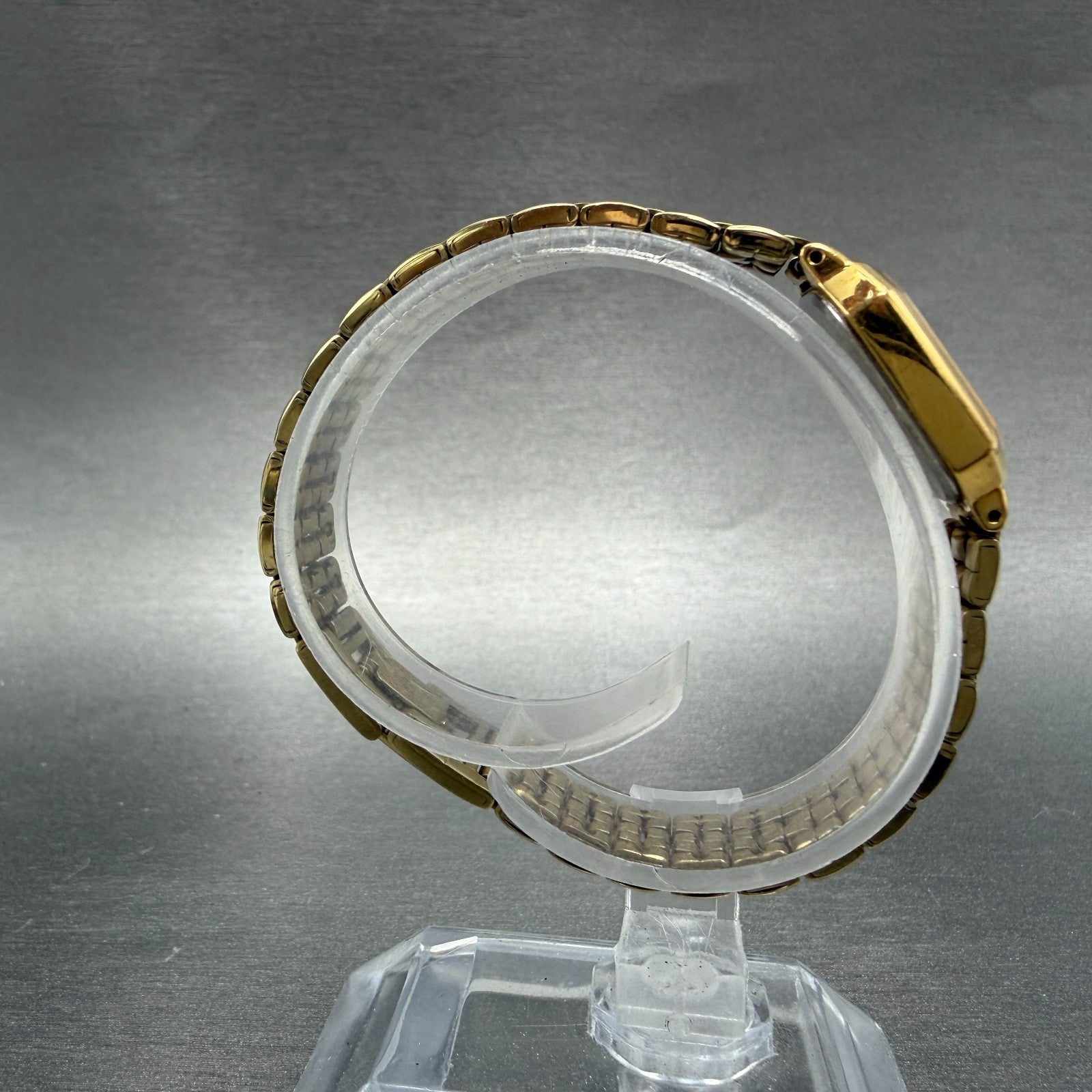 Seiko Watch Women 17mm Champagne Dial Gold Tone Octagon V400-5608 New Battery 239