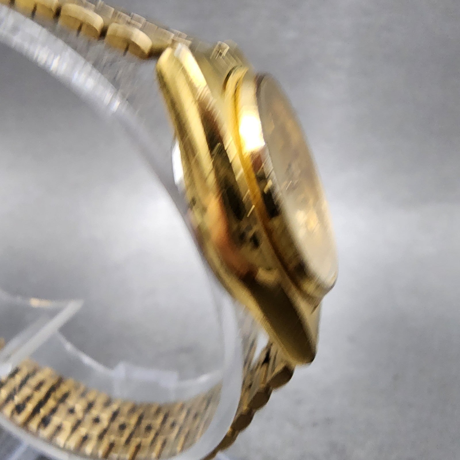 Seiko Watch Women 24mm Champagne Dial Gold Tone Daydate 7n830011 New Battery3