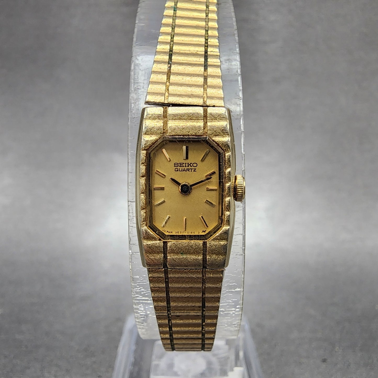Seiko Tank Watch Women 12mm Champagne Dial Gold Tone 2e205129 New Battery0