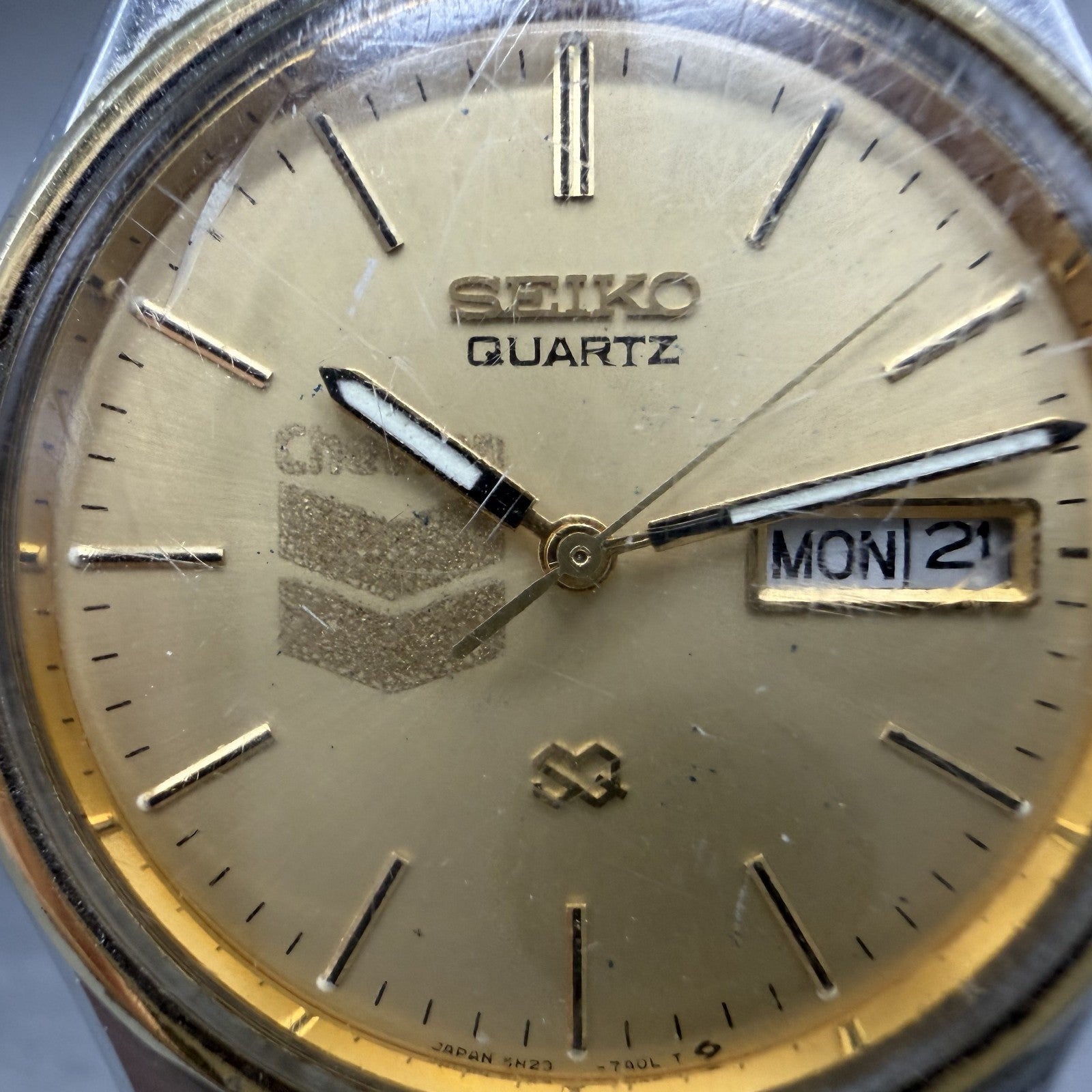 Seiko SQ Watch Men 35mm Gold Dial Two Tone Daydate 5H23-7B79 Round New BatteryI1