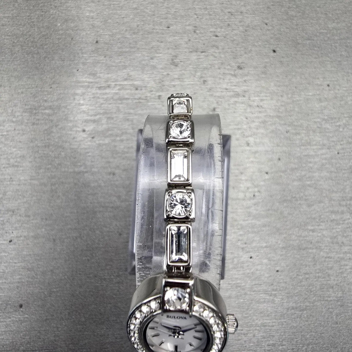 Bulova Watch Women 17mm Silver Dial Silver Tone Gemmed Oval 96T49 New Battery4