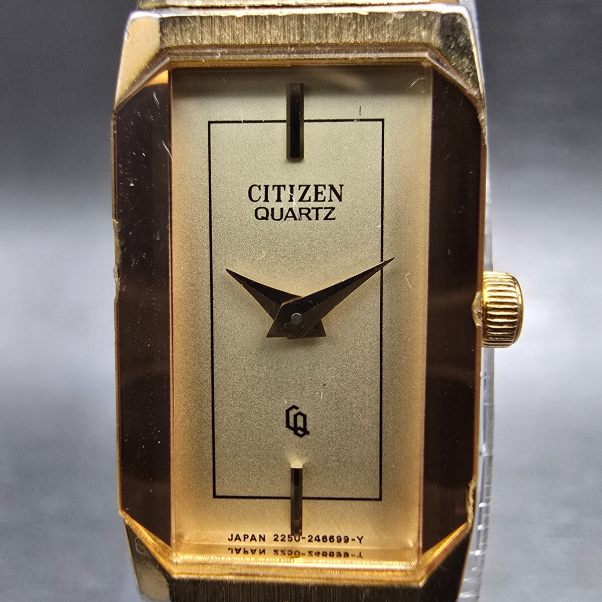 Citizen CQ Watch Women 13mm Gold Dial Gold Tone Rectangle 2250-242068 New Batt1