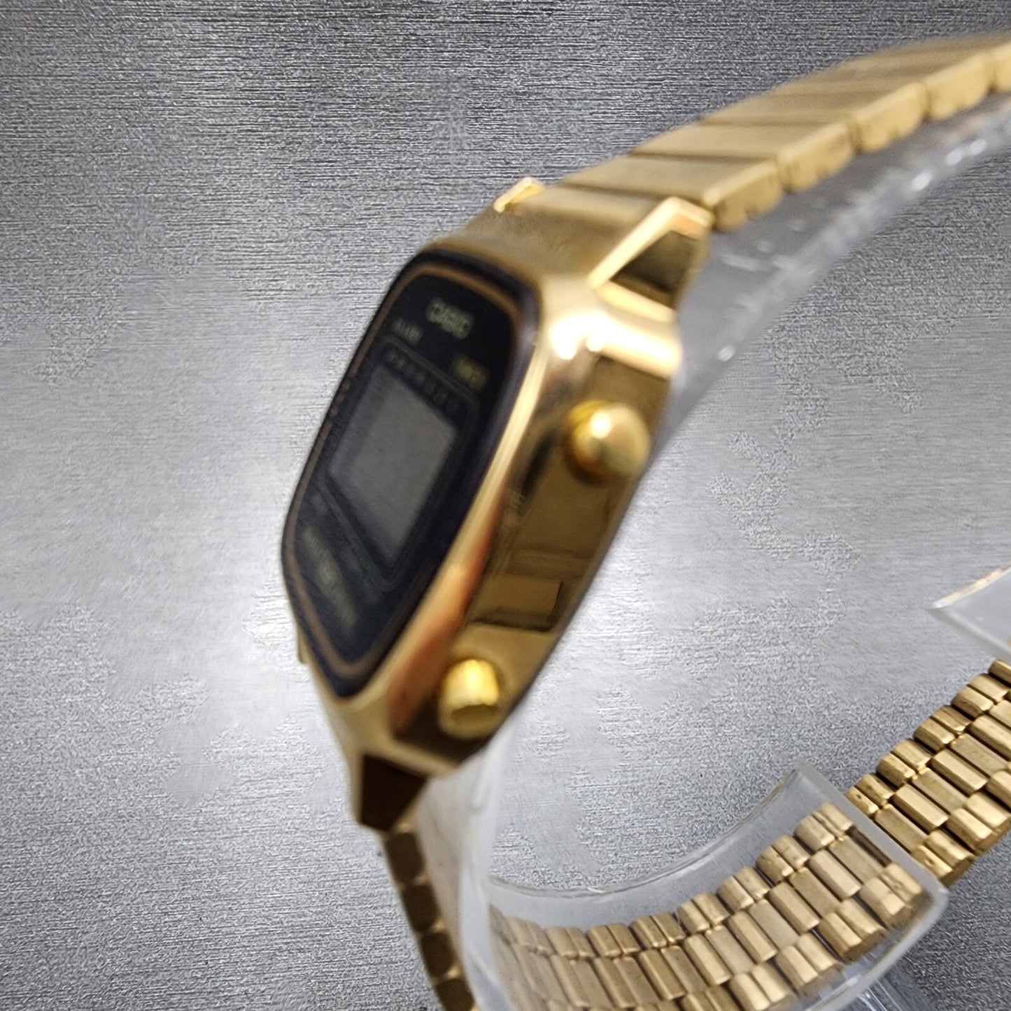 Casio LA670W Watch Women 24mm Digital Gold Tone Rectangle Alarm Chrono New Batt2