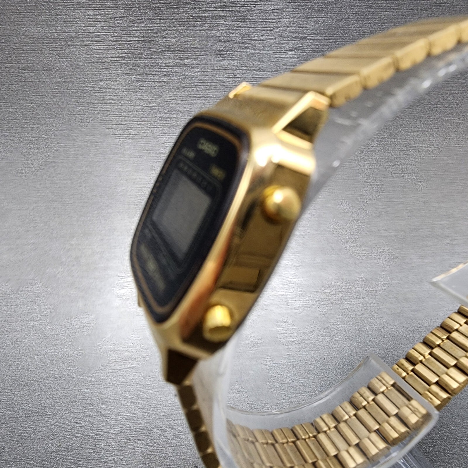 Casio LA670W Watch Women 24mm Digital Gold Tone Rectangle Alarm Chrono New Batt2