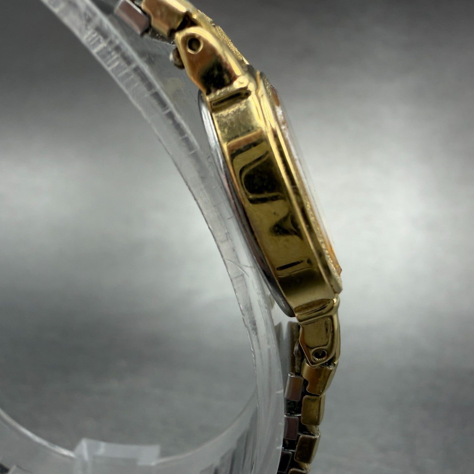 Seiko Watch Women 17mm Champagne Dial Gold Tone Rectangle 2Y00-5028 New Battery63