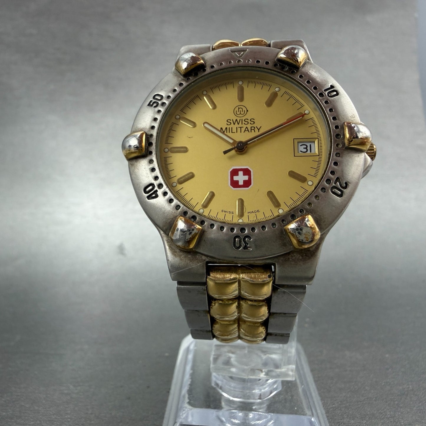 HW Swiss Military Dive Watch Men 37mm Gold Dial Two Tone Date Round New Battery5