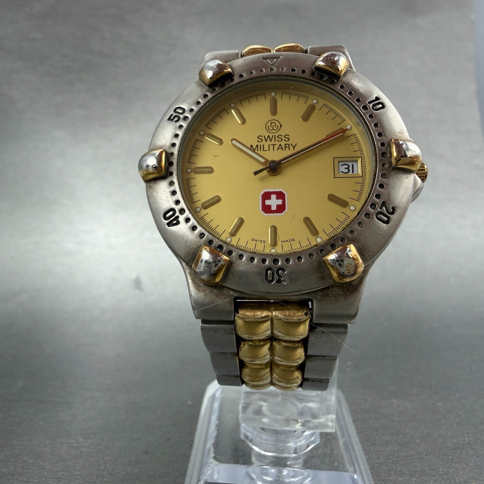 HW Swiss Military Dive Watch Men 37mm Gold Dial Two Tone Date Round New Battery5