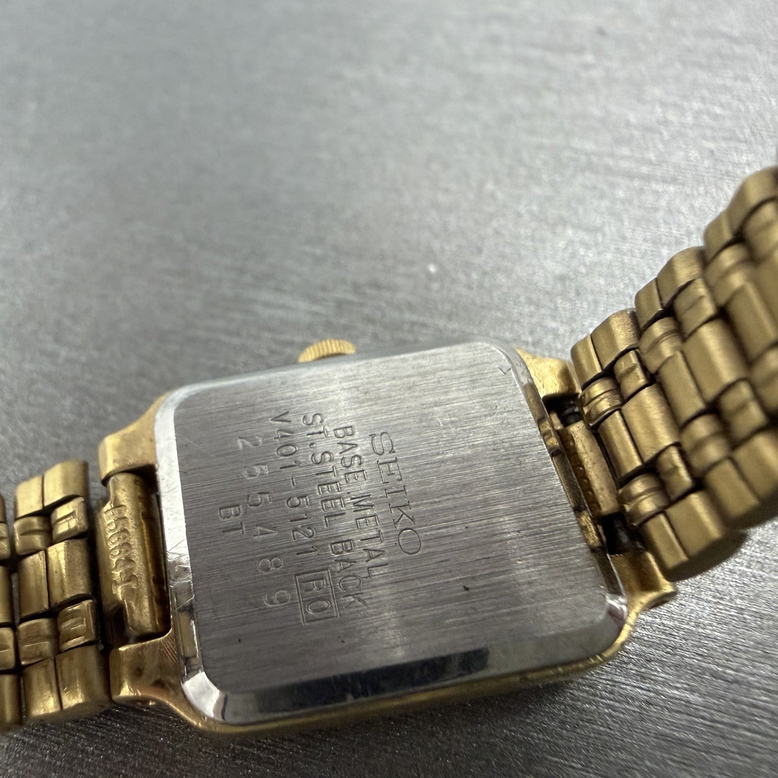 Seiko SX Tank Watch Women 17mm White Dial Gold Tone V401-5121 New Battery9