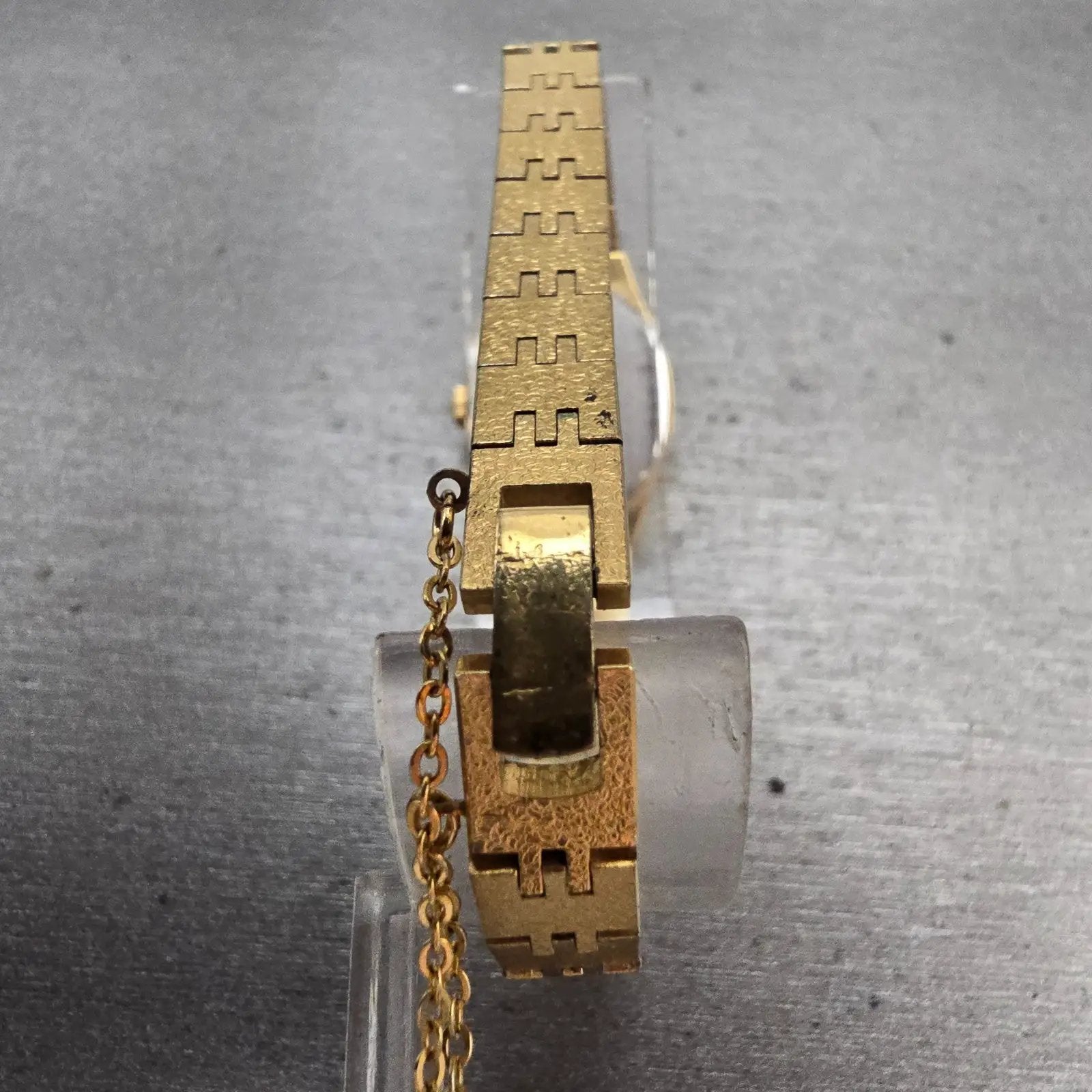 Seiko Watch Women 16mm Gold Dial Gold Tone Oval 7321-5399 New Battery Vintage7
