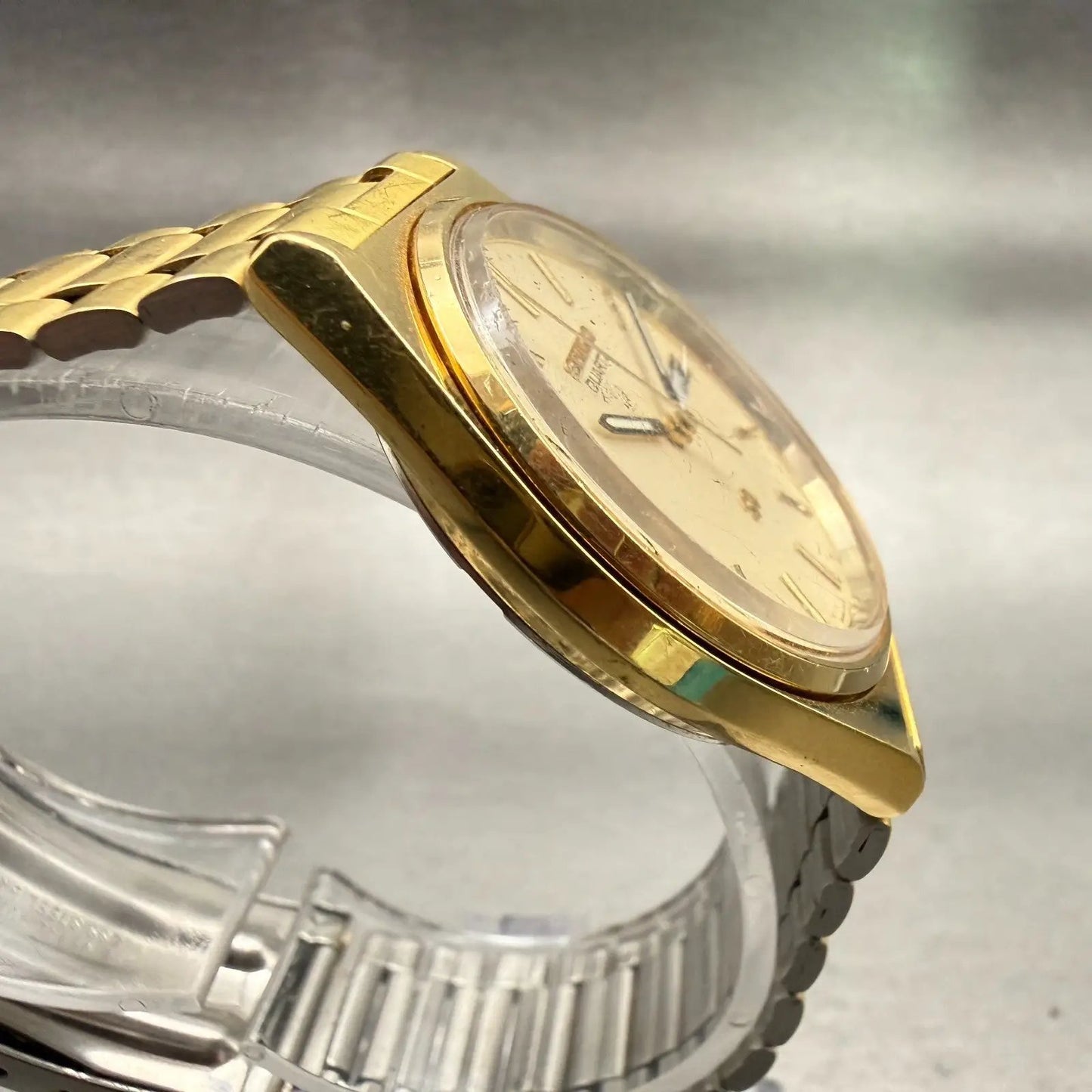 Seiko SQ Watch Men 35mm Champagne Dial Gold Tone Daydate Round 8123-7239 New Bat3