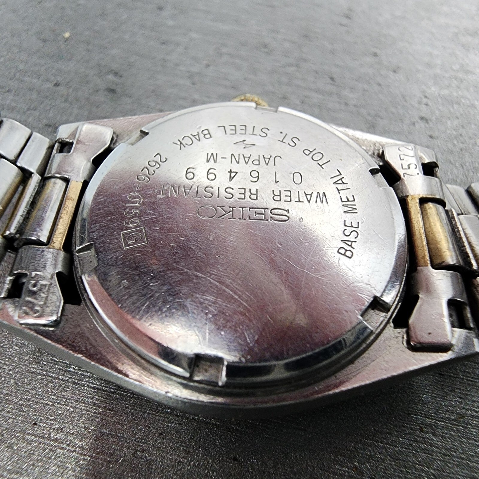 Seiko SQ Watch Women 24mm White Dial Two Tone Daydate Round 26260159 New Bat9