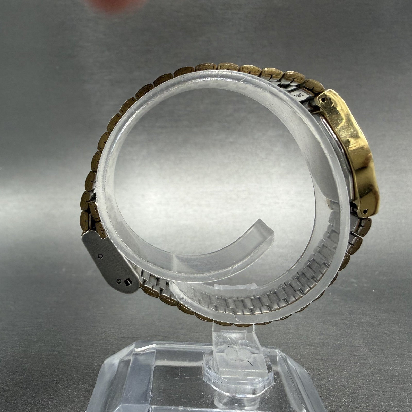 Seiko Watch Women 18mm Black Dial Gold Tone Round 2Y01-0130 New Battery9