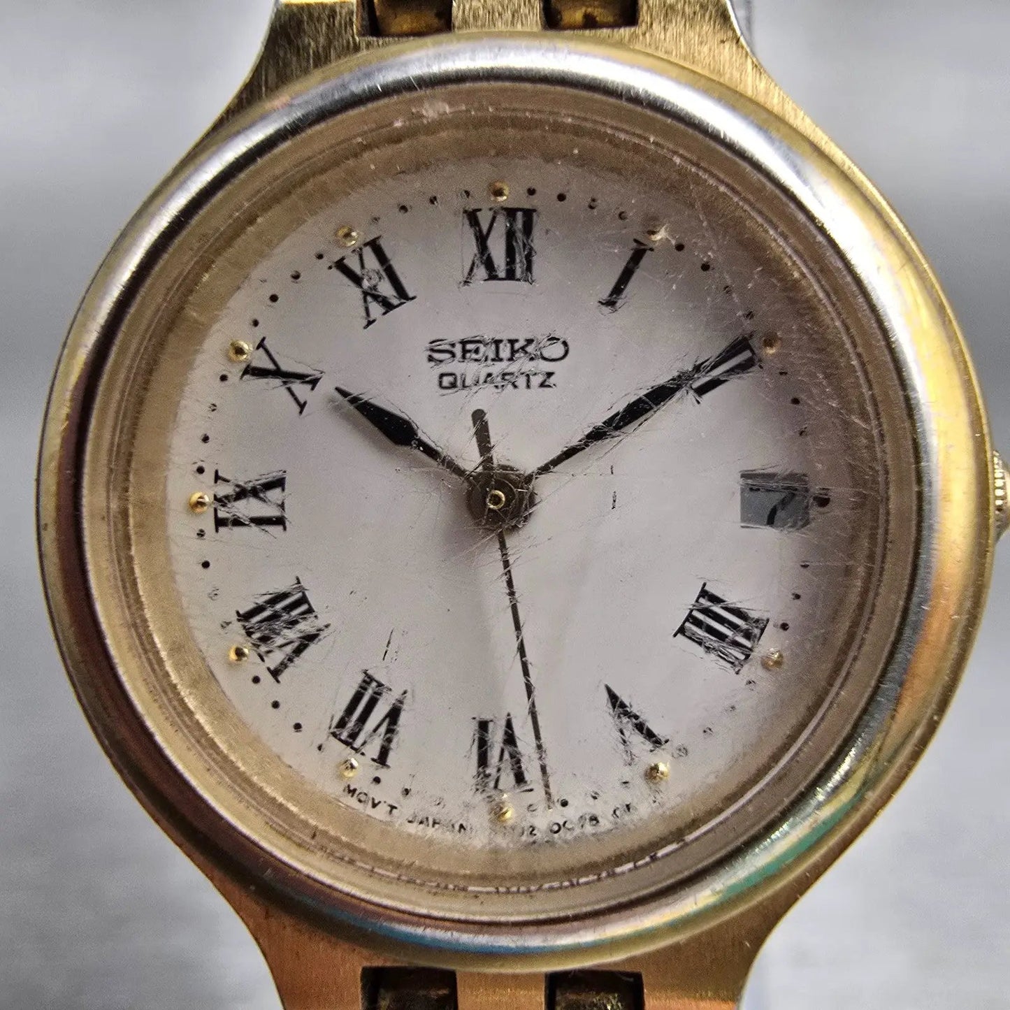 Seiko Watch Women 24mm White Dial Gold Tone Round 3Y02-0B50 New Battery Vintage1