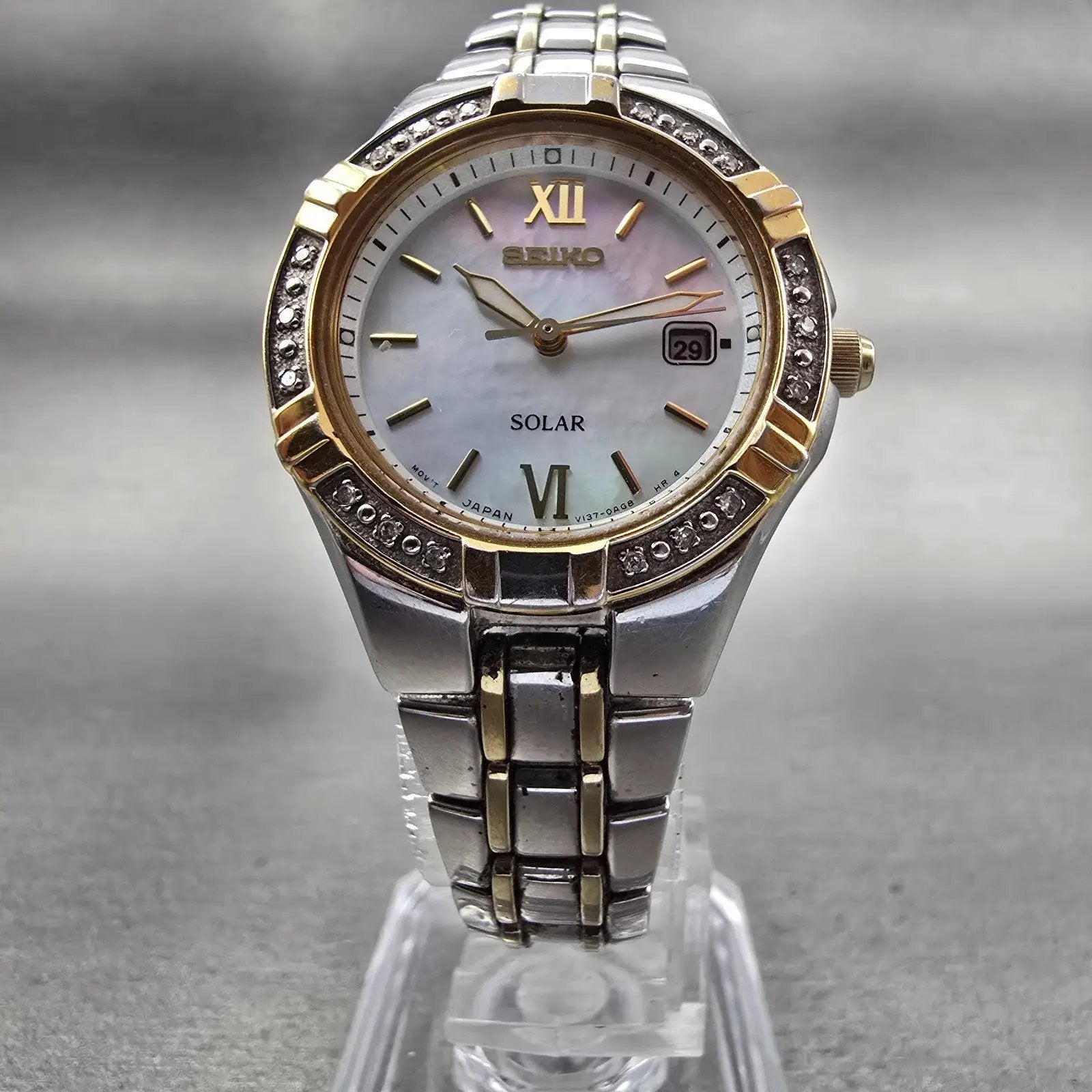 Seiko Solar Watch Women 28mm MOP Dial Two Tone Date Gemmed Round V137-0AD0 Works5