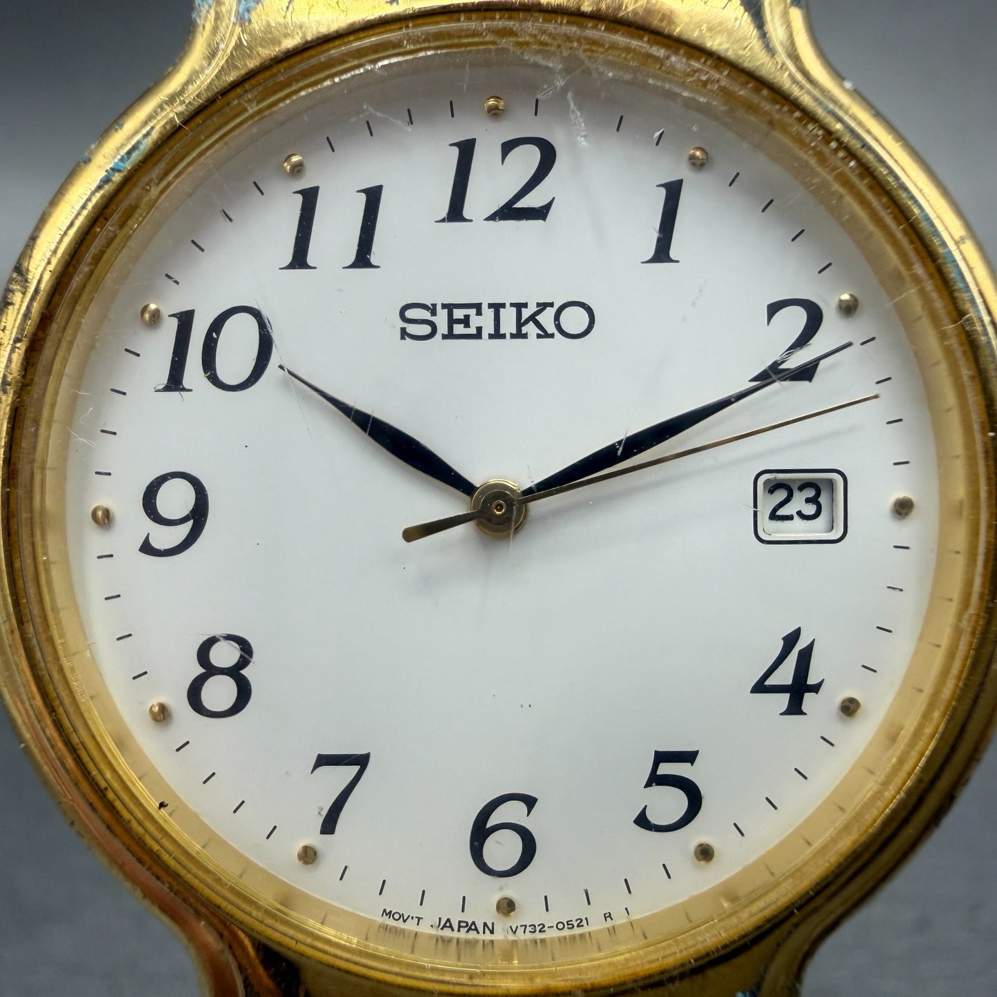 Seiko Watch Men 33mm White Dial Gold Tone Date Round V732-0220 New Battery1
