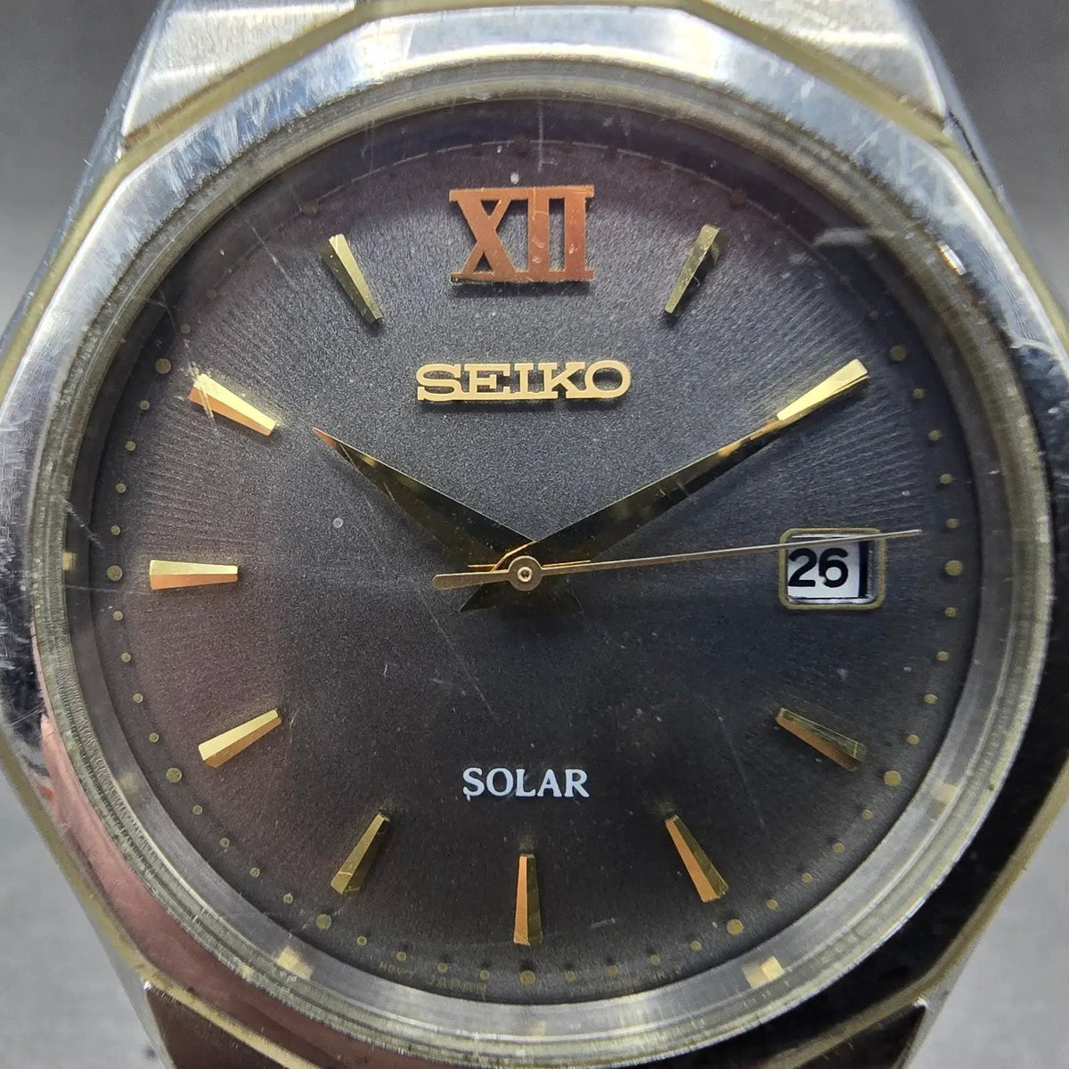 Seiko Solar Watch Men 40mm Gray Dial Two Tone Date Round V157-0AK0 Runs1
