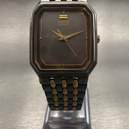 Seiko Watch Men 26mm Black Dial Two Tone Rectangle 5P31-5A59 New Battery5
