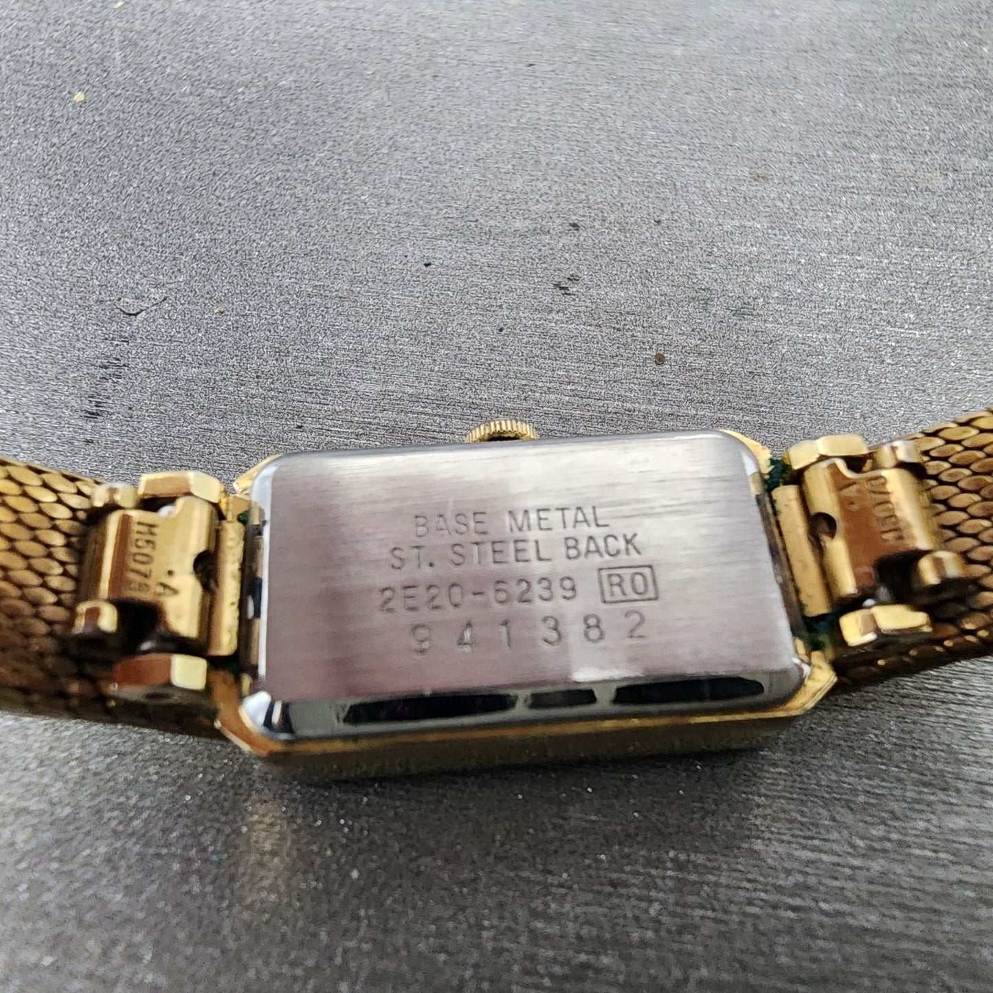 Seiko Tank Watch Women 13mm Black Dial Gold Tone Rectangle 2e206239 New Battery9
