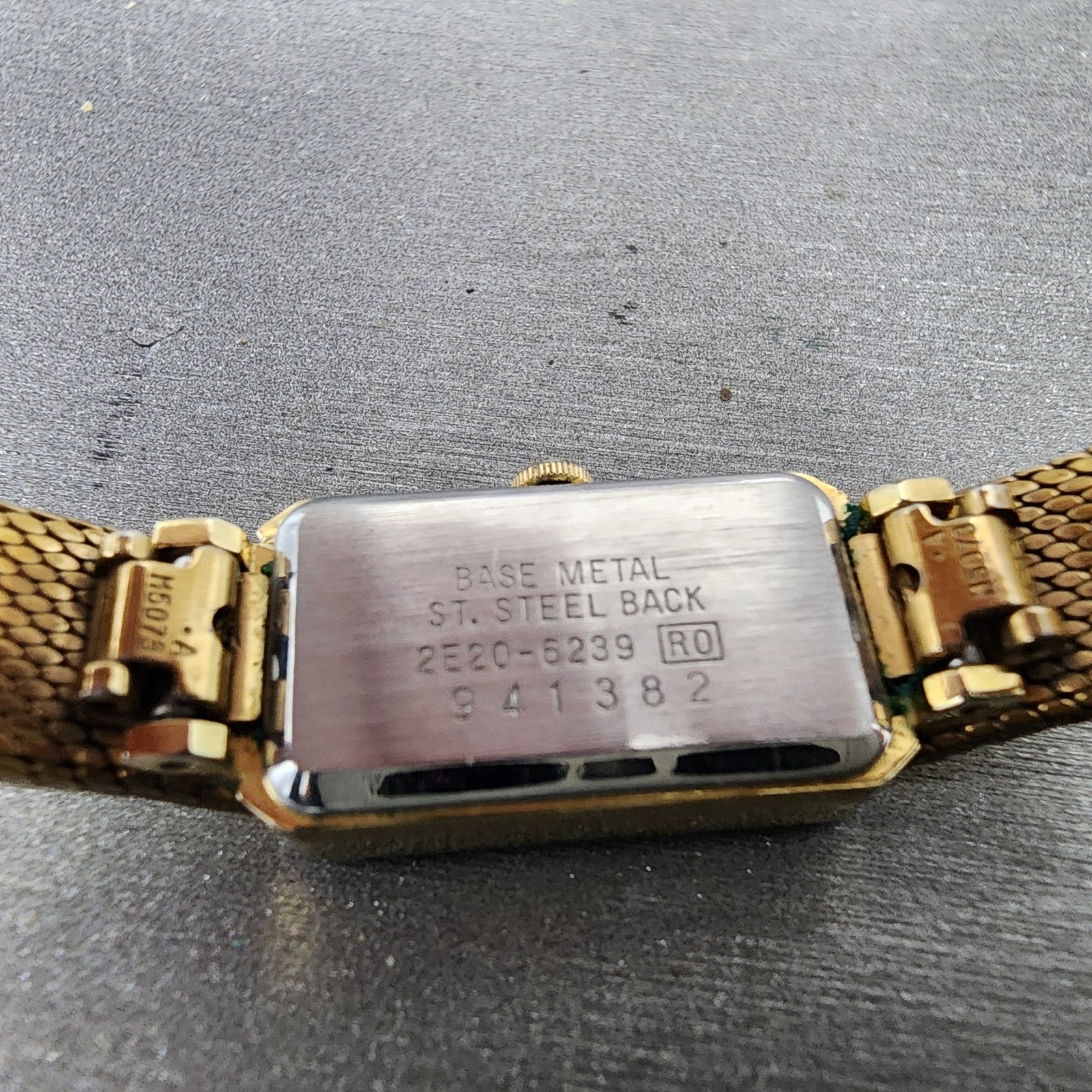 Seiko Tank Watch Women 13mm Black Dial Gold Tone Rectangle 2e206239 New Battery9