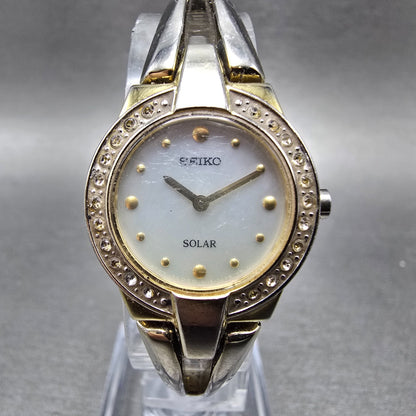 Seiko Solar Watch Women 22mm MOP Dial Gold Tone Round V115-0AW0 Runs Crystals NK0