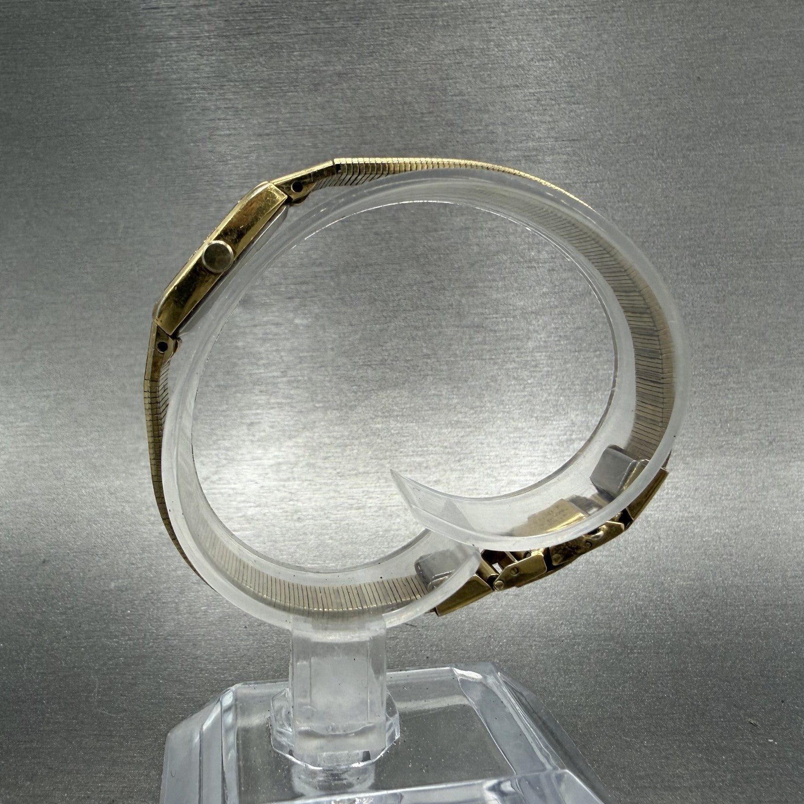 Seiko Tank Watch Women 13mm Champagne Dial Gold Tone 2e20-5139 New Battery6