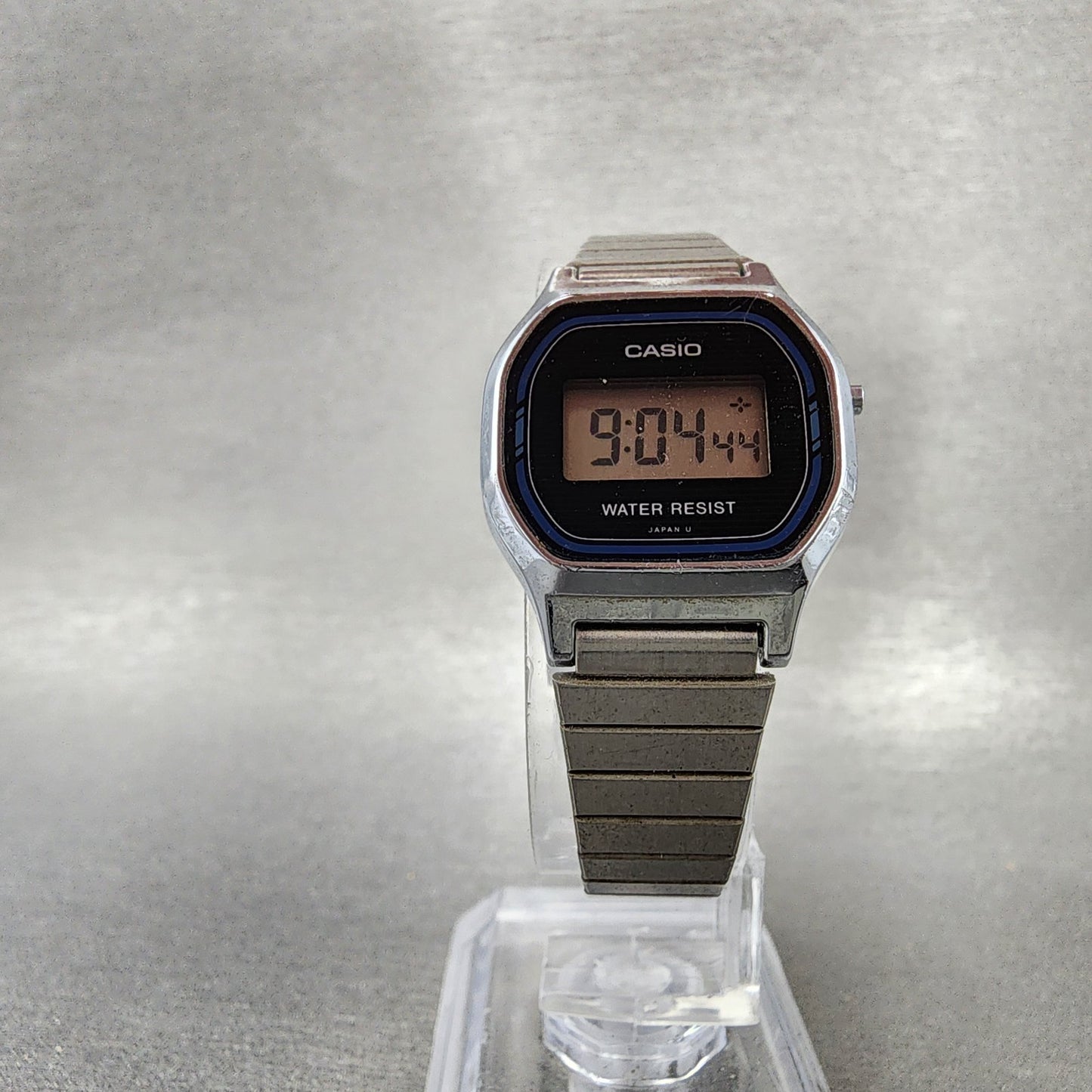 Casio L500 Watch Women 23mm Digital LCD Silver Tone Round Bracelet New Battery5